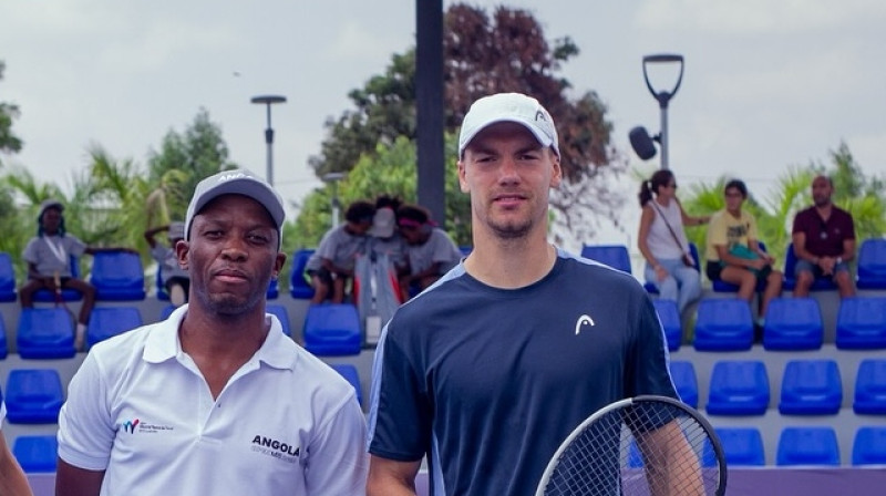 Tiesnesis un Roberts Štrombahs. Foto: Gueri Bob Studio / Angola Ténis