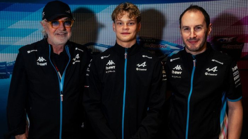 Flavio Briatore, Pauls Arons un Olivers Oukss. Foto: Alpine