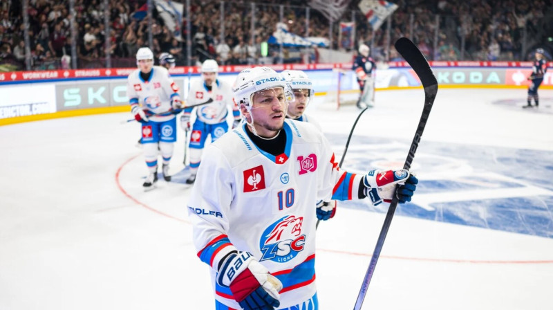 Svens Andrigeto pēc vārtu guvuma Berlīnē. Foto: Marco Leipold