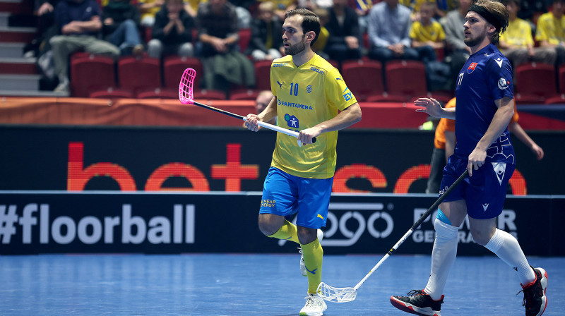 Albinam Sjogrēnam (#10) čempionāta atklāšanas spēlē vārtu guvums un četras rezultatīvas piespēles, foto: IFF