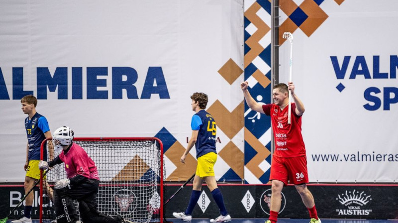 Ričards Eglītis (no labās), foto: Floorball.lv