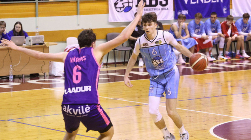 Rihards Ivanovs (ar bumbu). Foto: Renārs Buivids