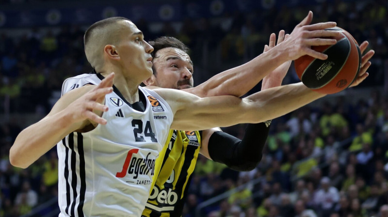 Andrejs Gražulis cīņā pret Sertaču Šanli. Foto: Erdem Şahin/EPA/Scanpix