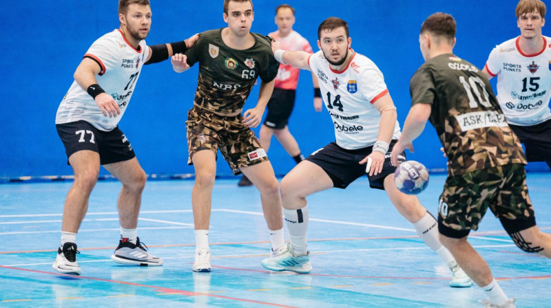 Spēles starp ZRHK "Tenax Dobele" un "ASK Zemessardze/RSU" moments. Foto: Dace Eihvalde, Latvijas Handbola federācija