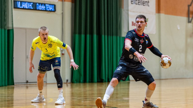 Septiņu metienu soda metienu izpilda dobelnieks Ņikita Pančenko. Foto: Karls Fredijs Krūps/Viljandi HC