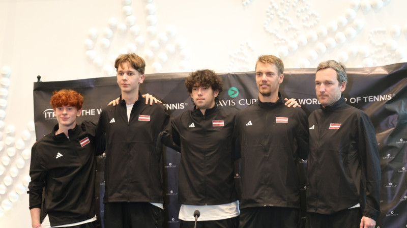 Aleksandrs Sotikovs, Danila Folkheims, Daniels Tens, Roberts Štrombahs, Deniss Pavlovs. Foto: srtb.bj