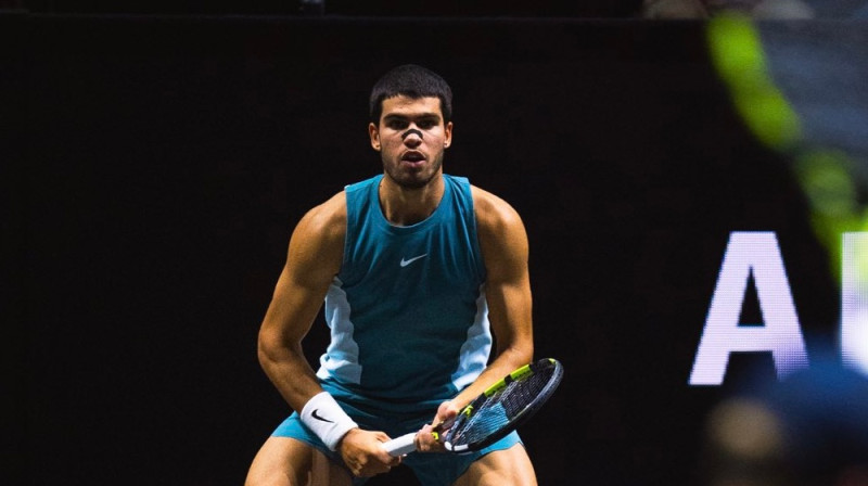 Karloss Alkarass ar uzlīmi. Foto: ABN AMRO Open