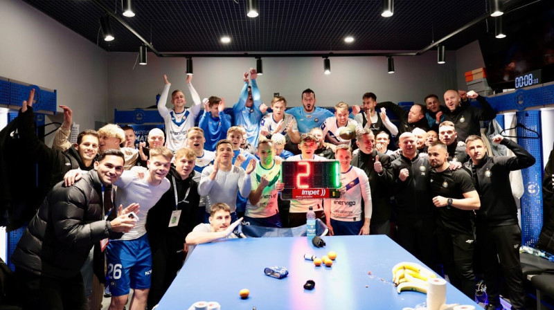 Melecas "Stal" futbolisti pēc uzvaras pār Bjalistokas "Jagiellonia". Foto: FKS Stal Mielec