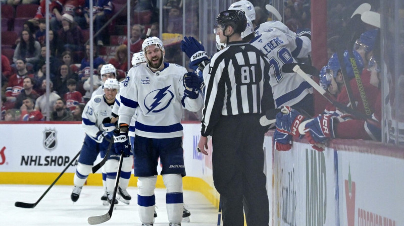 Zemgus Girgensons pēc pirmā vārtu guvuma Tampabejas "Lightning" rindās. Foto: Eric Bolte/USA Today Sports/Scanpix