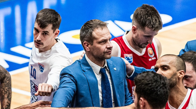 Jānis Gailītis un Vaisenfelsas basketbolisti. Foto: MBC Syntainics