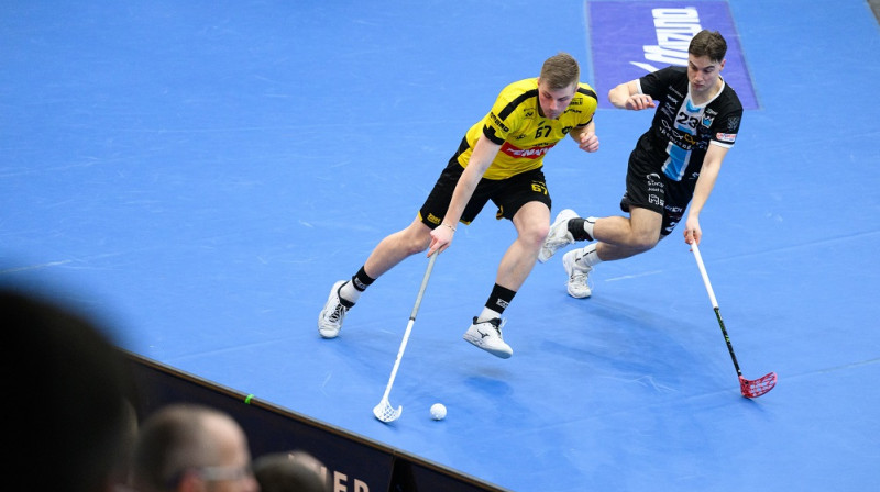 Klāvs Araks (#67), Foto: Martin FLOUSEK, www.florbalmb.cz