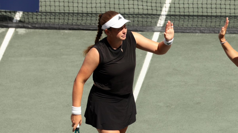 Aļona Ostapenko. Foto: Credit One Charleston Open