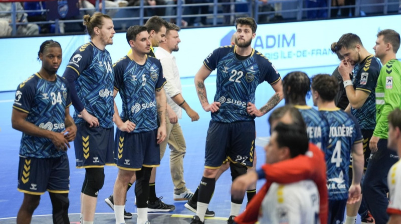 Kreteijas komandas handbolisti, tostarp Emīls Kurzemnieks (labajā malā). Foto: Julie Dumélié/US Créteil Handball