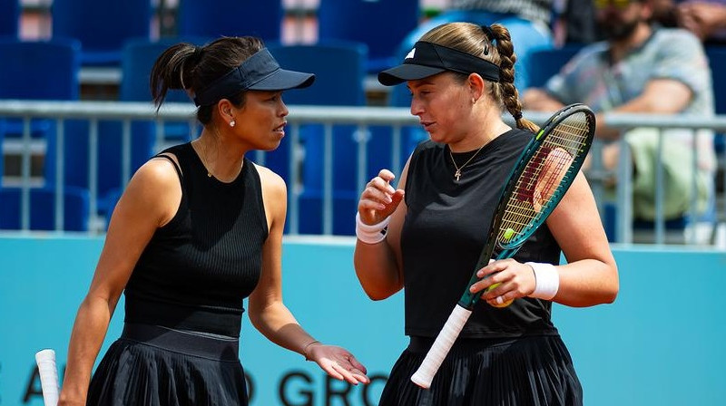 Suvei Šei un Aļona Ostapenko. Foto: Jimmie48 / WTA
