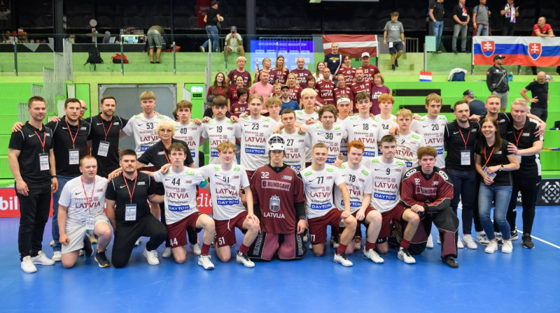 Latvijas junioru izlase. Foto: Latvijas Florbola savienība