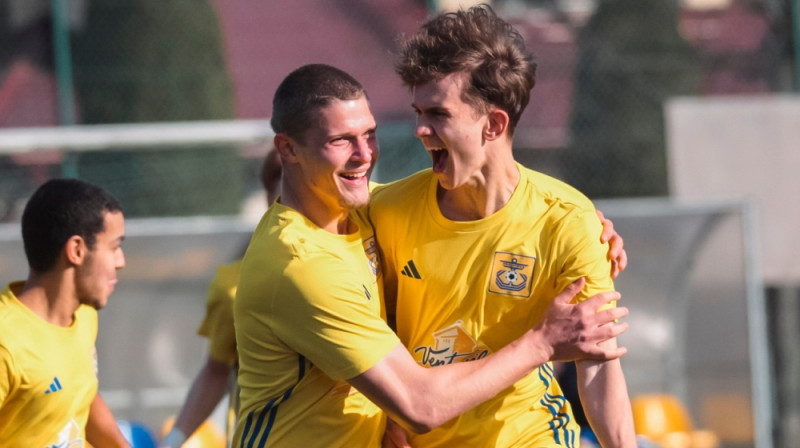 Valters Liepājnieks pa kreisi. Foto: JFK Ventspils