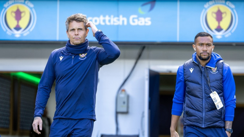 Simo Valakari un pussargs Viktors Grifits. Foto: St. Johnstone FC