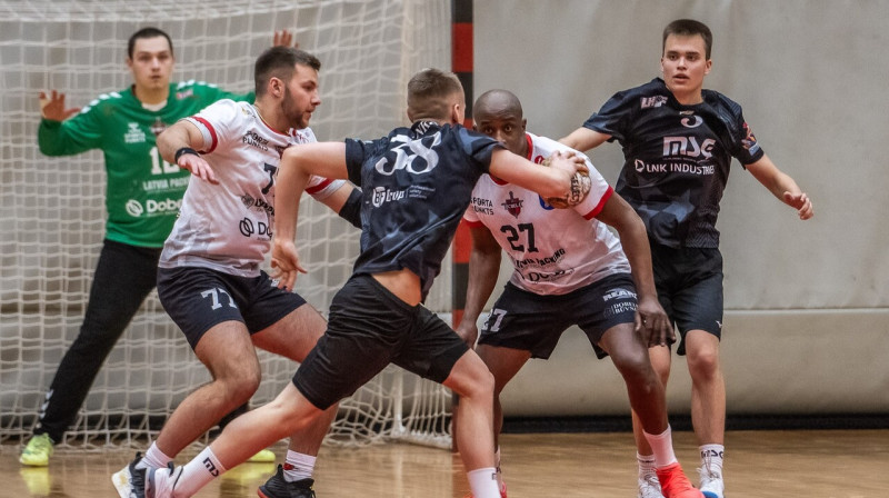 Mirklis no Murjāņu Sporta ģimnāzijas un Dobeles "Tenax" spēles. Foto: Zigismunds Zālmanis