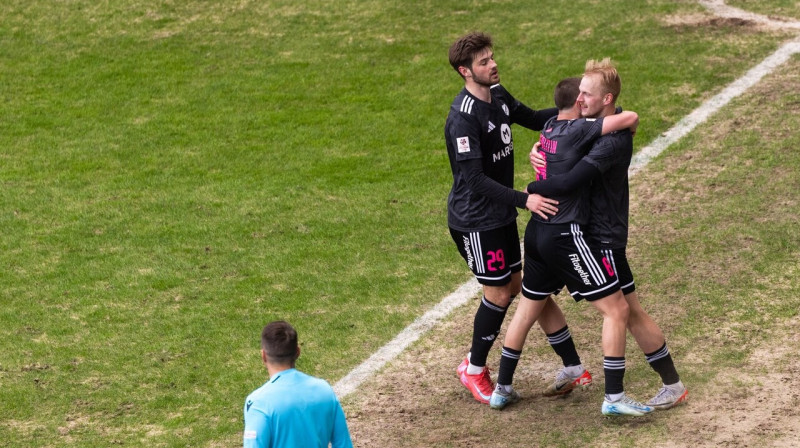 Ivans Patrikejevs (Nr. 29) ar komandas biedriem. Foto: Katariina Peetson/Premium liiga (EJL)