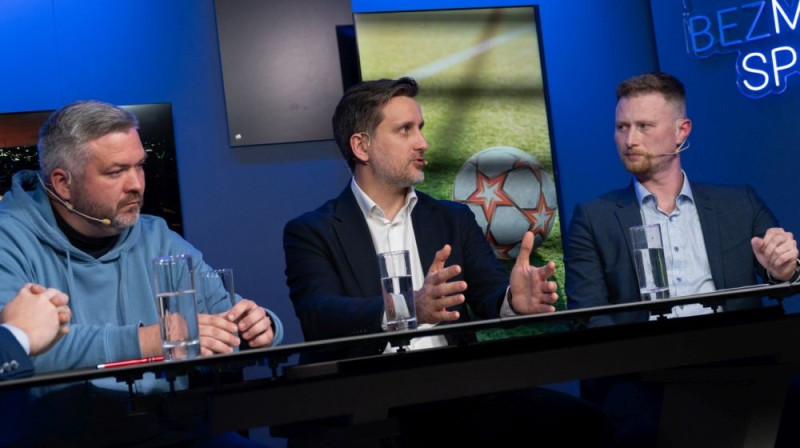 No kreisās – Guntars Indriksons, Edgars Pukinskis un Oļegs Umanskis Foto: (Bez)maksas sports
