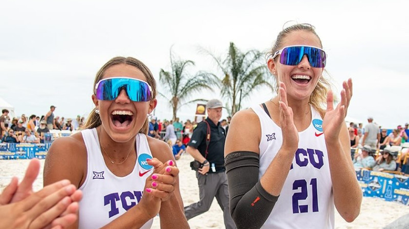 Steisija Rīvsa un Deniela Konstantinova. Foto: TCU Beach Volleyball