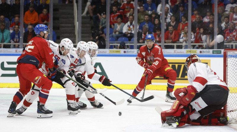 Mirklis no Čehijas un Šveices valstsvienību spēles Brno. Foto: David Černý/Reuters/Scanpix