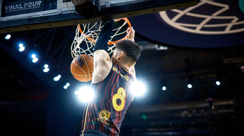 Roberts Blumbergs FIBA Čempionu līgas finālčetrinieka sacensībās Atēnās. Foto: FIBA