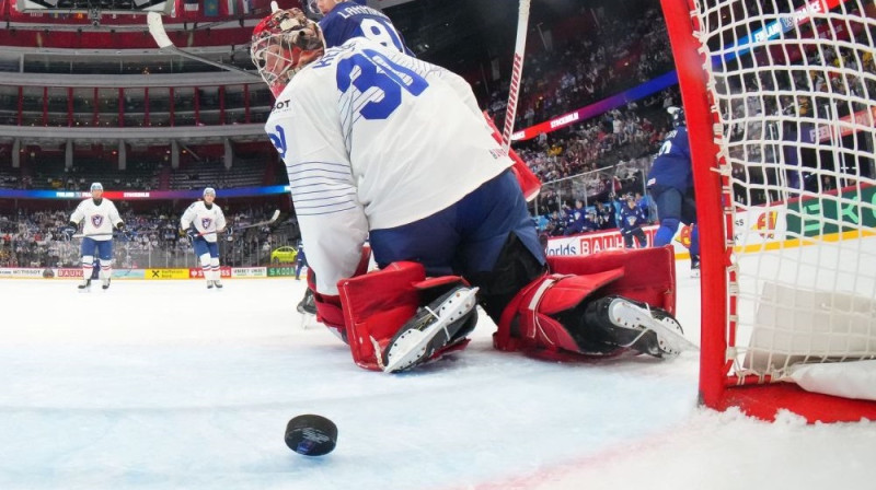 Ripa ieslīd Antūana kelera cietoksnī Foto: IIHF