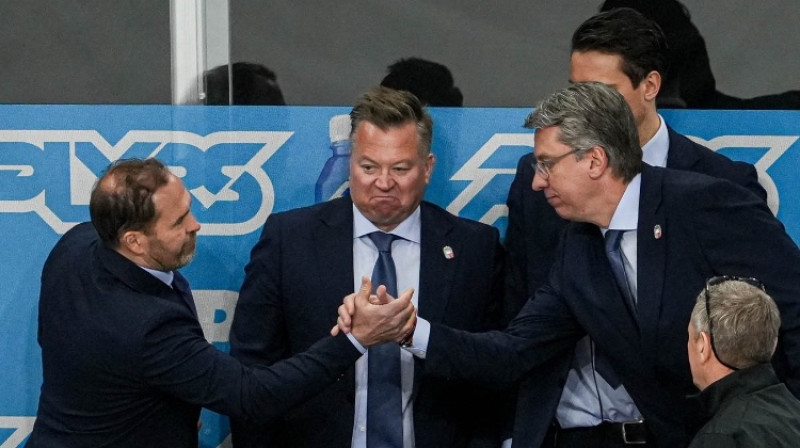 Artūrs Irbe, Peteri Numelins un Harijs Vītoliņš. Foto: Guntis Lazdāns/LHF