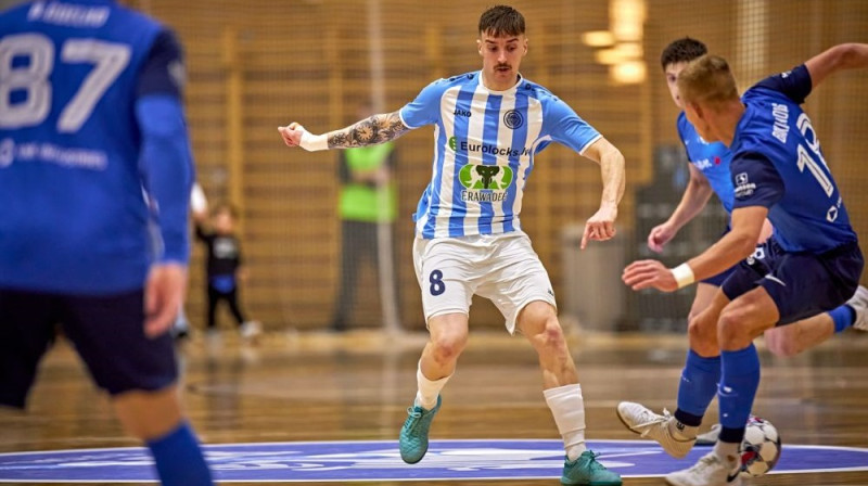 Viktors Kuļepovs (centrā) Foto: Riga futsal/Facebook