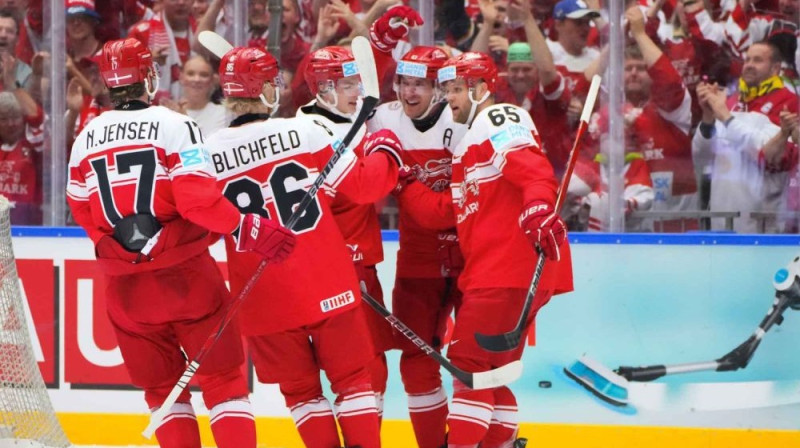 Dānijas izlases hokejisti Foto: IIHF