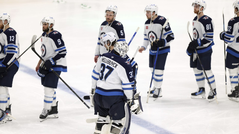 Vinipegas "Jets" hokejisti pēc izstāšanās Stenlija kausa otrajā kārtā. Foto: Gareth Patterson/AP/Scanpix