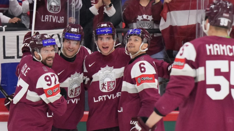 Haralds Egle, Toms Andersons, Martins Laviņš, Markuss Komuls. Foto: IIHF