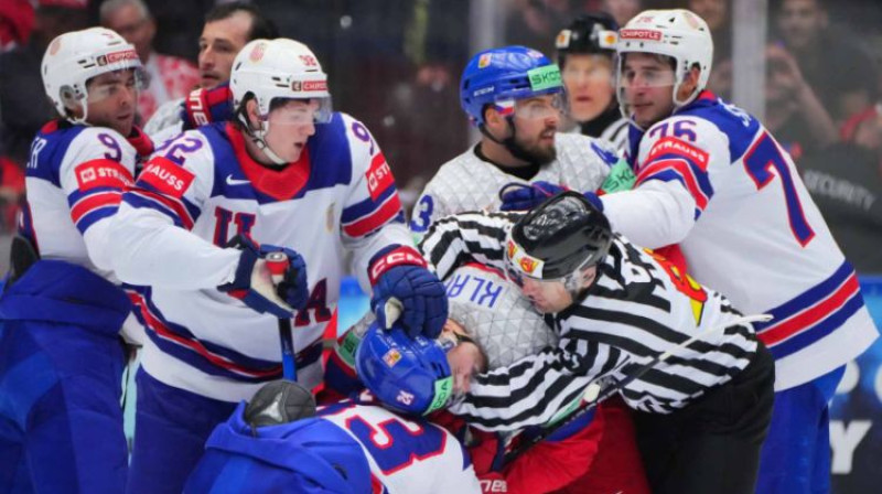 Davids Pastrņāks. Foto: Mets Zembonins/IIHF
