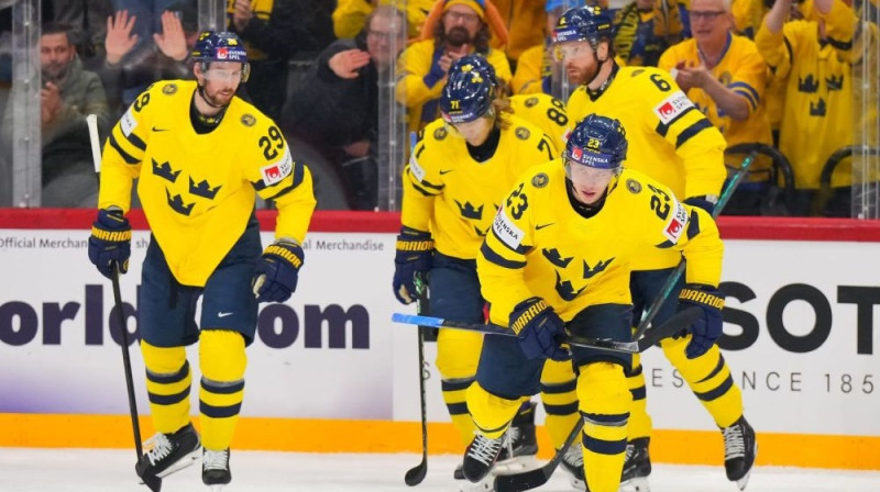 Zviedrijas izlases hokejisti Foto: IIHF