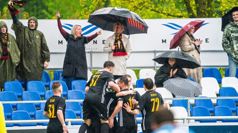 "Leevon PPK" futbolisti un līdzjutēji. Foto: Oļegs Baibakovs/Leevon PPK