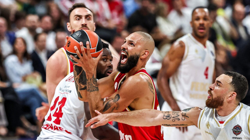 Ar Evana Furnjē centieniem Pirejas "Olympiacos" vienībai šoreiz nebija gana. Foto: Fadel Senna/AFP/Scanpix