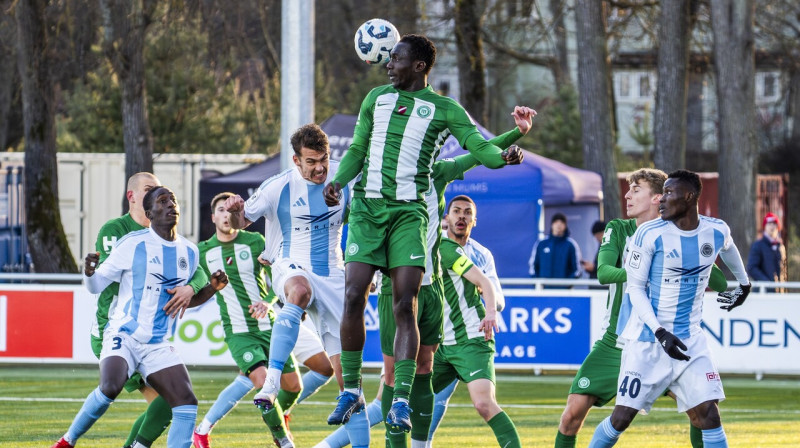Mirklis no "Riga" un "Metta" spēles pirmajā aplī. Foto: Riga FC