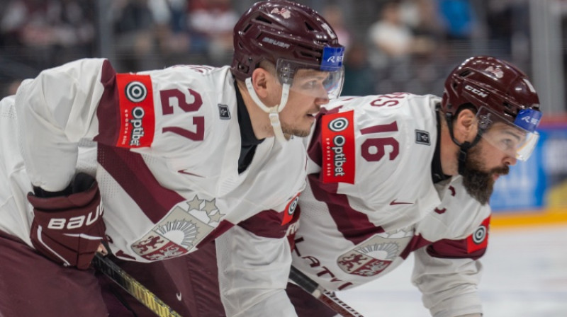 Oskars Cibuļskis un Kaspars Daugaviņš. Foto: Ansis Ancovs/LHF