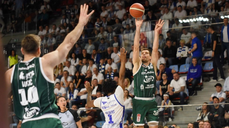 Ojārs Siliņš metiena mirklī. Foto: Marcin Bodziachowski/Legia Warszawa