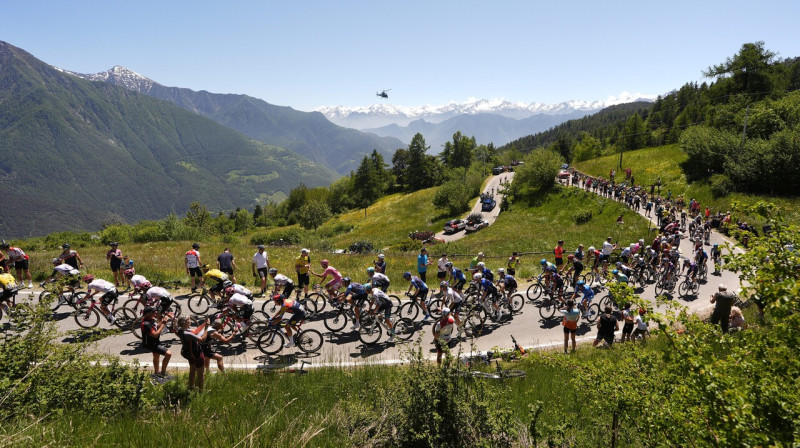 Mirklis no Itālijas daudzdienu velobrauciena 19. posma. Foto: Fabio Ferrari/Zumapress.com/Scanpix