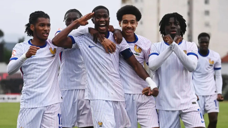 Francijas U17 valstsvienības futbolisti. Foto: Ben McShane/Sportsfile/UEFA