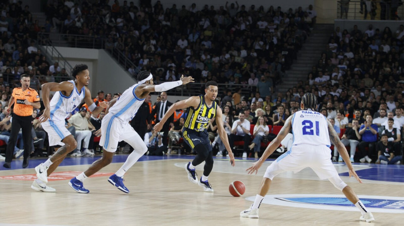Mirklis no Ankaras "Türk Telekom" un Stambulas "Fenerbahçe" spēles ceturtdaļfinālā. Foto: Fenerbahçe Beko