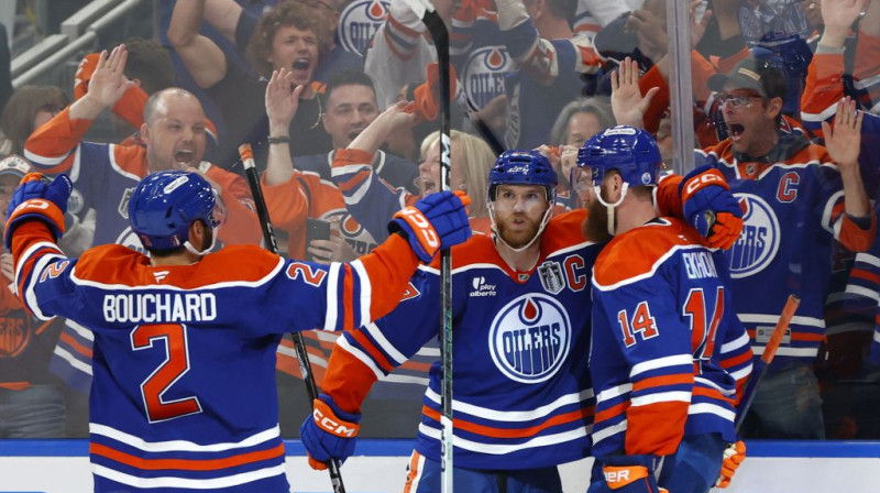 Edmontonas hokejisti svin vārtu guvumu. Foto. Imagn Images. Scanpix