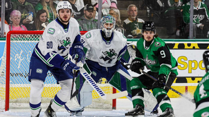 Mirklis no Teksasas "Stars" un Abotsfordas "Canucks" cīņas. Foto: Andy Nietupski/TTL Sports Media