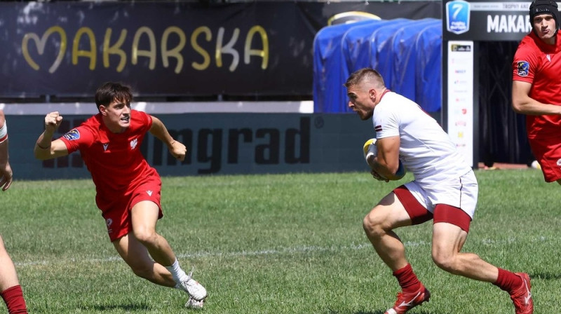 Elmārs Šefanovskis ar bumbu. Foto: Rugby Europe