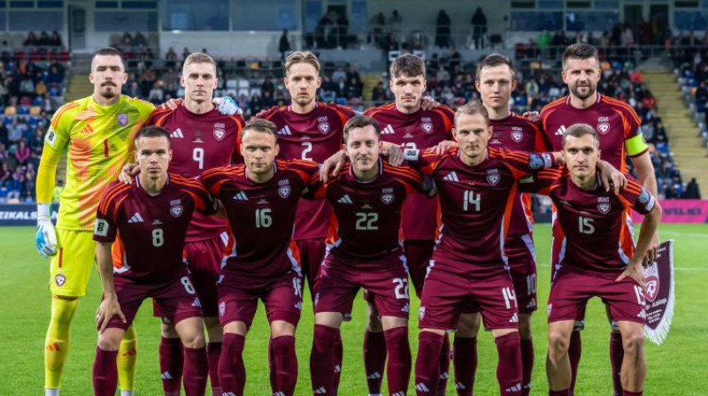 Krišjānis Zviedris ar komandu. Foto: LFF