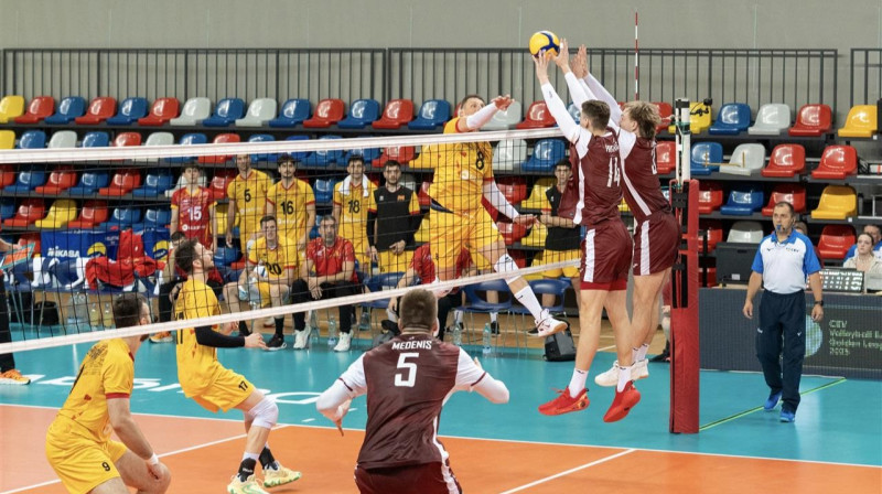 Mirklis no Latvijas un Ziemeļmaķedonijas valstsvienību cīņas Daugavpilī. Foto: CEV