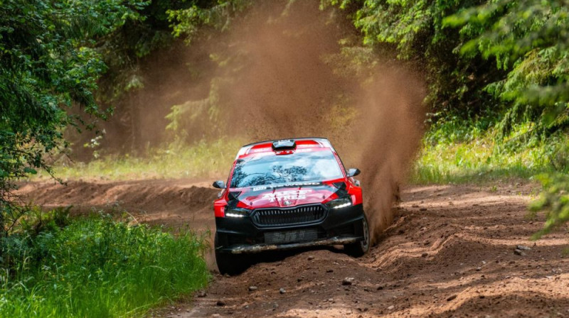 Mārtiņa Seska ekipāža. Foto: FIA ERC