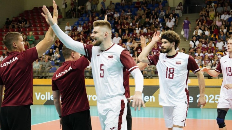 Latvijas izlases volejbolisti Foto: CEV